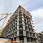 Betonarme kentsel dönüşüm uygulaması yapılan modern inşaat projesi